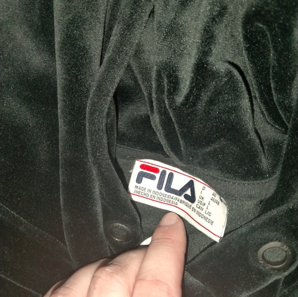 Cropped velour hoodie Fila NWOT has a quarter zip with Fila logo pockets Large - Picture 5 of 7